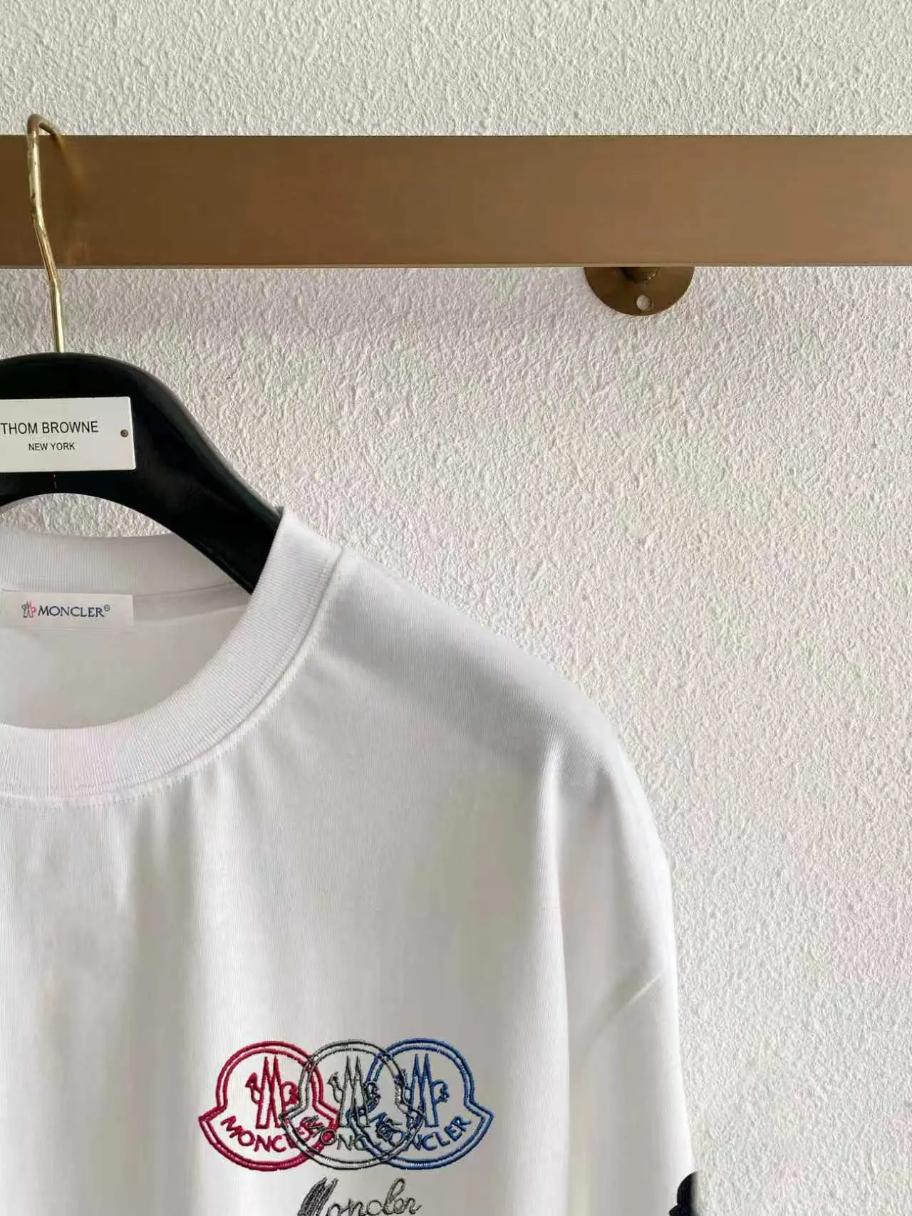 Moncle/ * ， logo New Arrival ， ， ， ， T Same Style。 :Black White Blue Gray Size:S（90-130 ） M（125-140 ） L（135-160 ） XL（160-180 ） XXL（180-210 ）